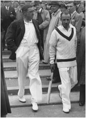 Walter Hammond (L) and Sir Don Bradman