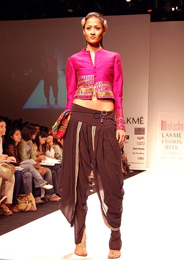 A model in a Nikasha creation