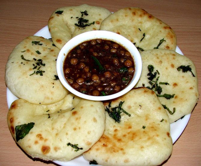 Chole Kulche