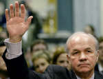 Former Enron chairman Kenneth Lay is sworn in 