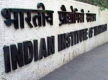 IITs remain the big daddy of fund-raisers