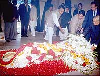 rediff.com Special: Rajmata Vijaya Raje Scindia's death may herald an ...